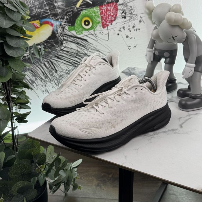 Кросівки Hoka Clifton 9 44 розмір E1155