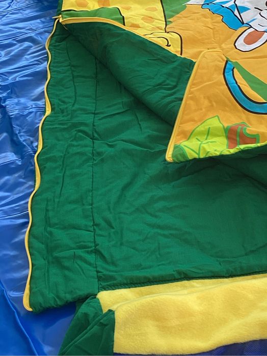 Conjunto de colchão insuflável e respetivo saco-cama