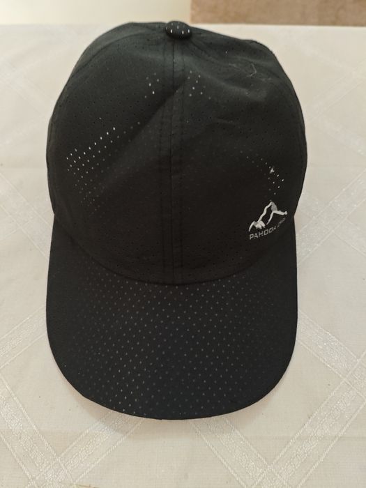 Sprzedam czapkę z daszkiem nowa czarna.