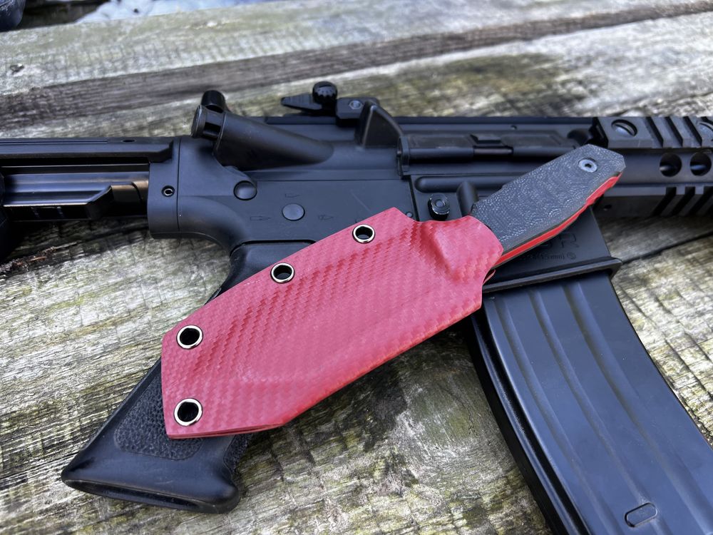 Nóż survivalowy ręcznie robiony