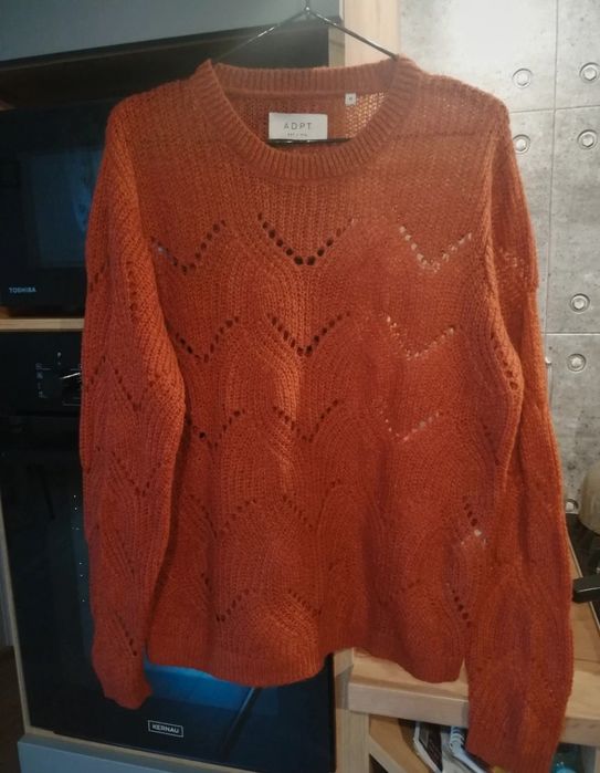 Damski cynamonowy ażurowy sweter ADPT. M