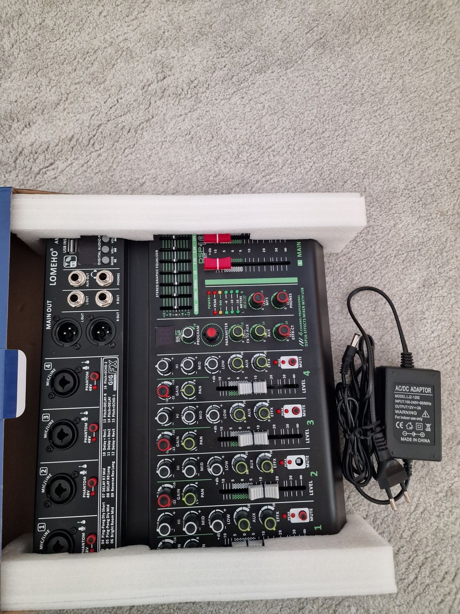 Mesa de som (Audio Mixer) profissional – 4 canais – NOVA