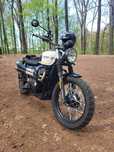 Triumph street scrambler 900