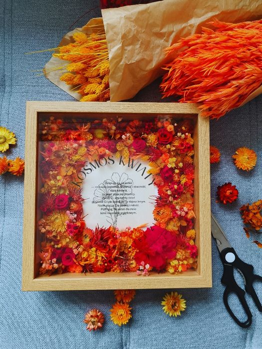 Ramka z życzeniami z kwiatów handmade pomysł na prezent rękodzieło