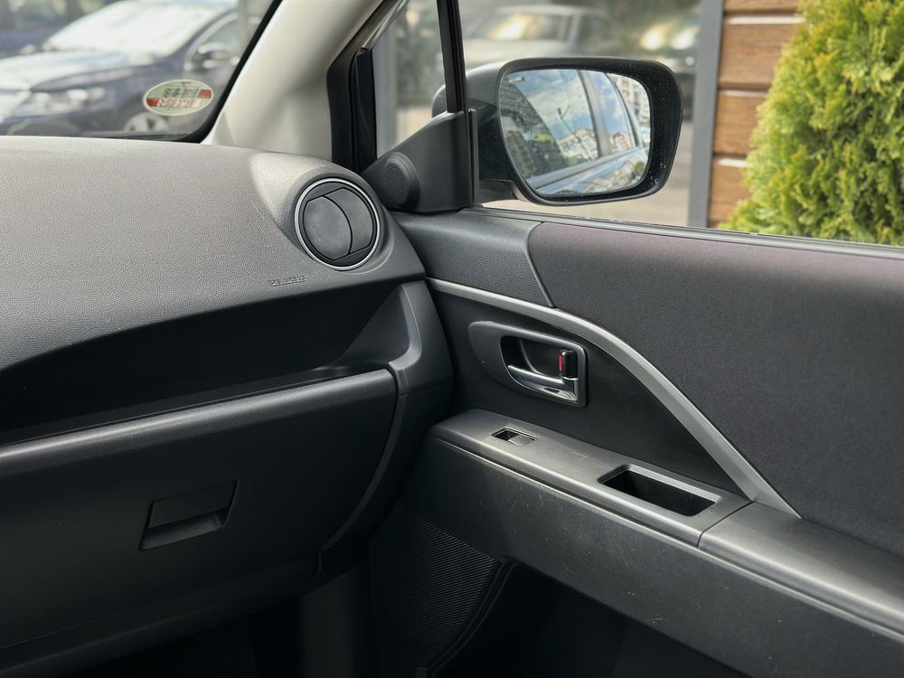 MAZDA 5 2011 року, 2.0 бензин, автомат, передній привід, 7 місць.