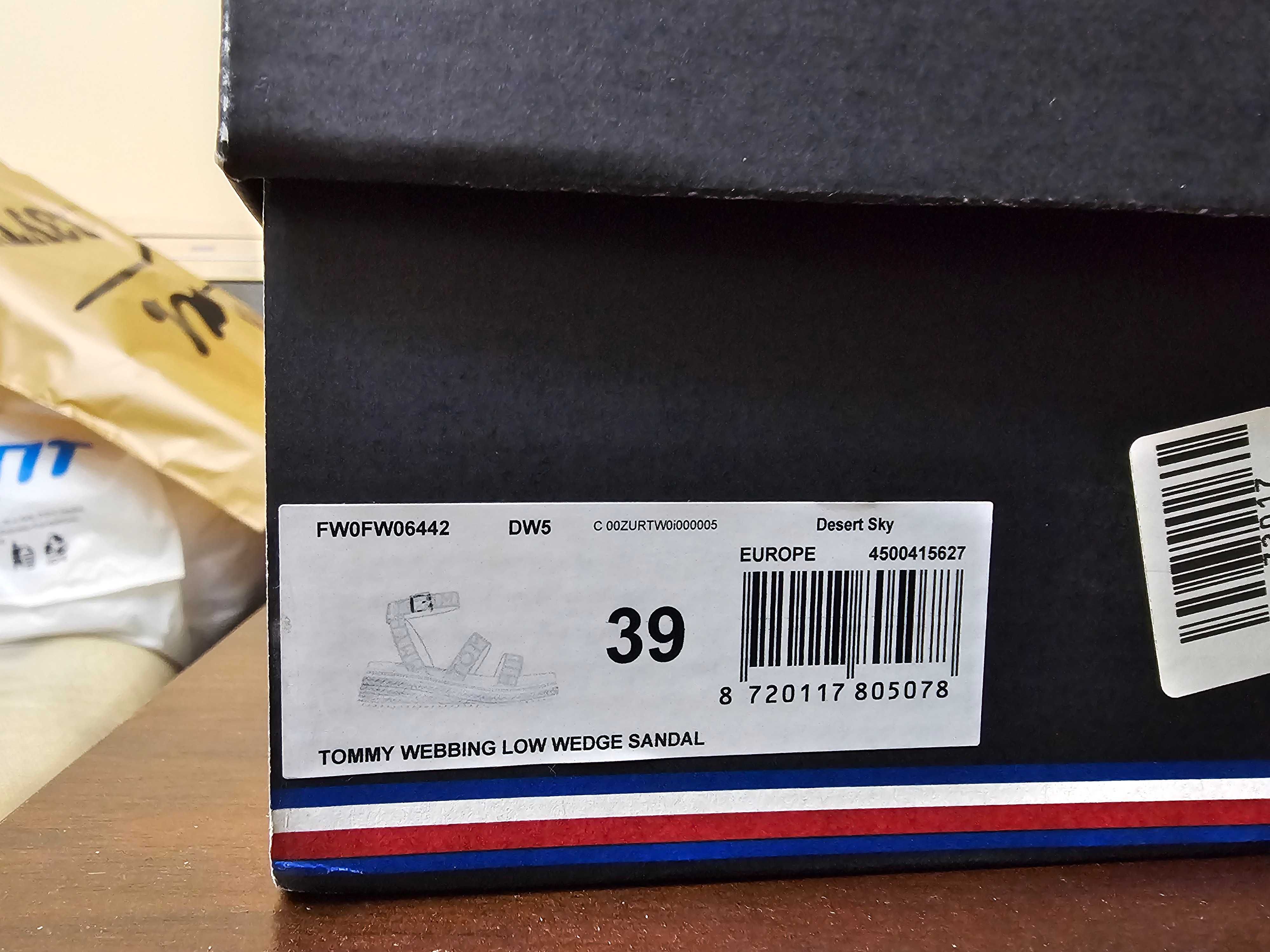 Нові босоніжки з коробкою Tommy Hilfiger 39 розмір