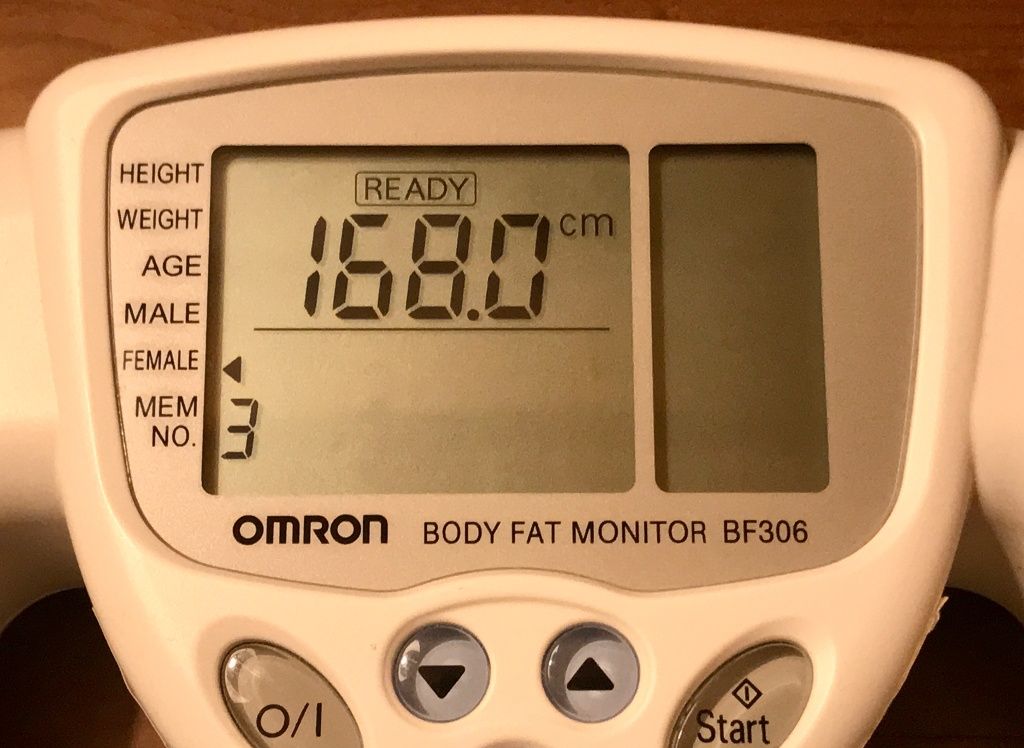 Medidor de gordura corporal OMROM BF 306 como novo