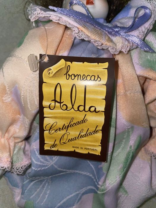 Boneca de porcelana - Marca Alda
