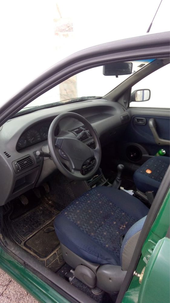 Fiat punto ELX verde de 1998 1.7 TDI
