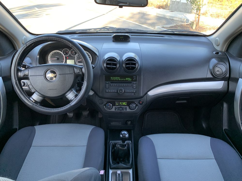 Chevrolet Aveo 1.4 cc 100 cv// AC// Sens Est Trás.// motor corrente