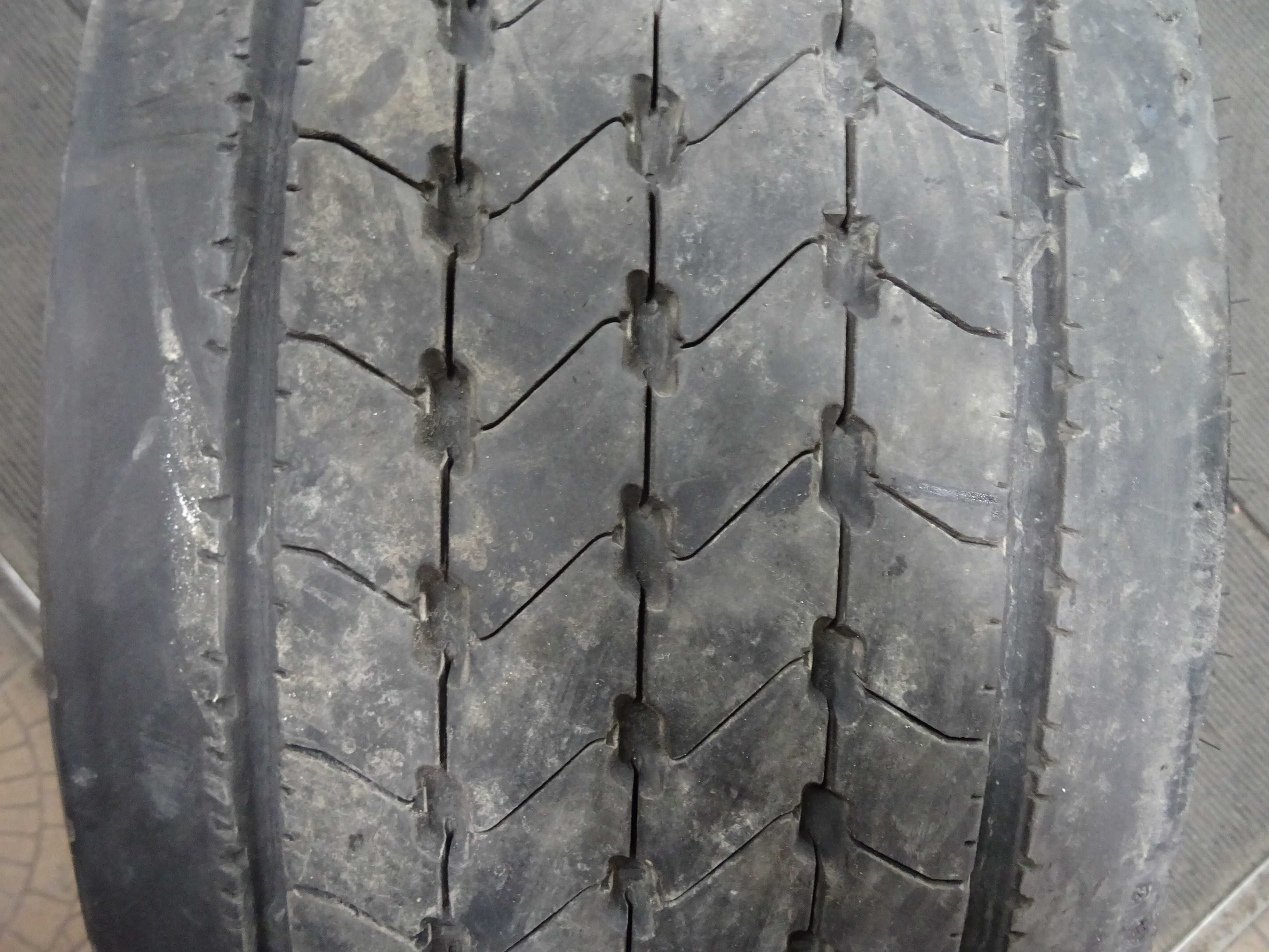 Opona 355/50R22.5 GOODYEAR KMAX S HL (940 netto)