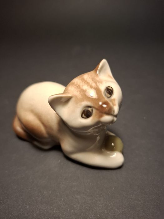 Figurka Porcelanowa maly kot  ŁOMONOSOW USSR ZSRR LATA 60
