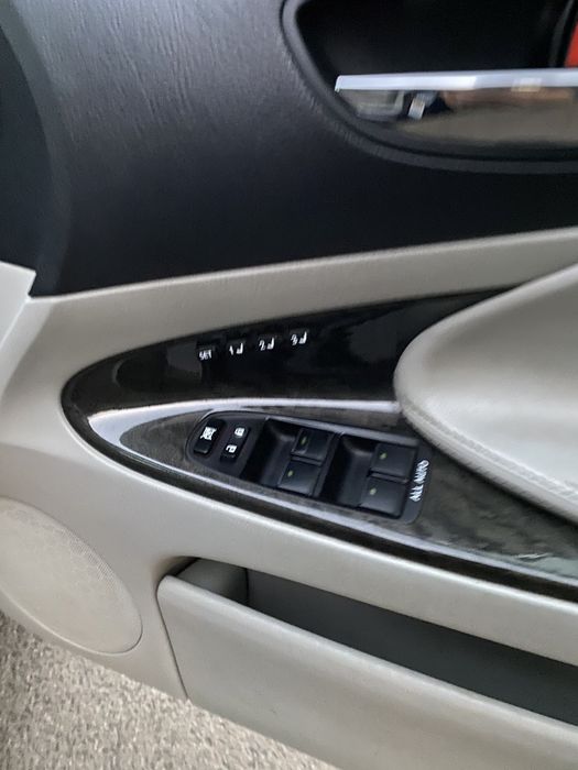 Продам LEXUS GS-300.
