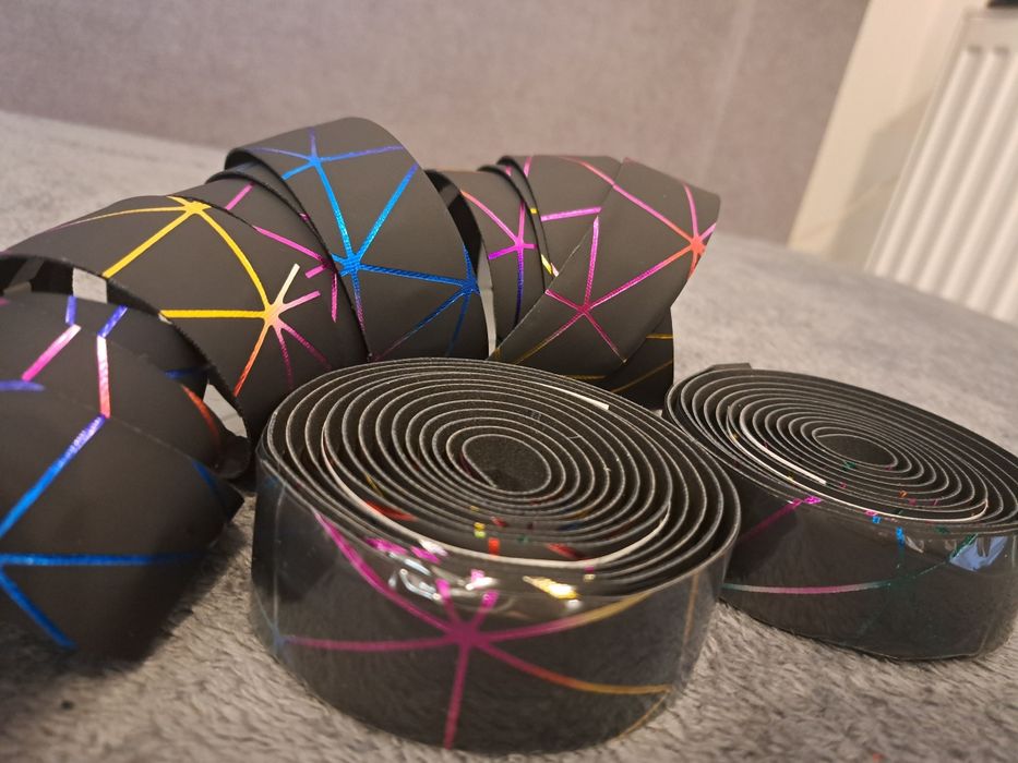Owijka kierownicy czarno kolorowa neon rainbow tęcza