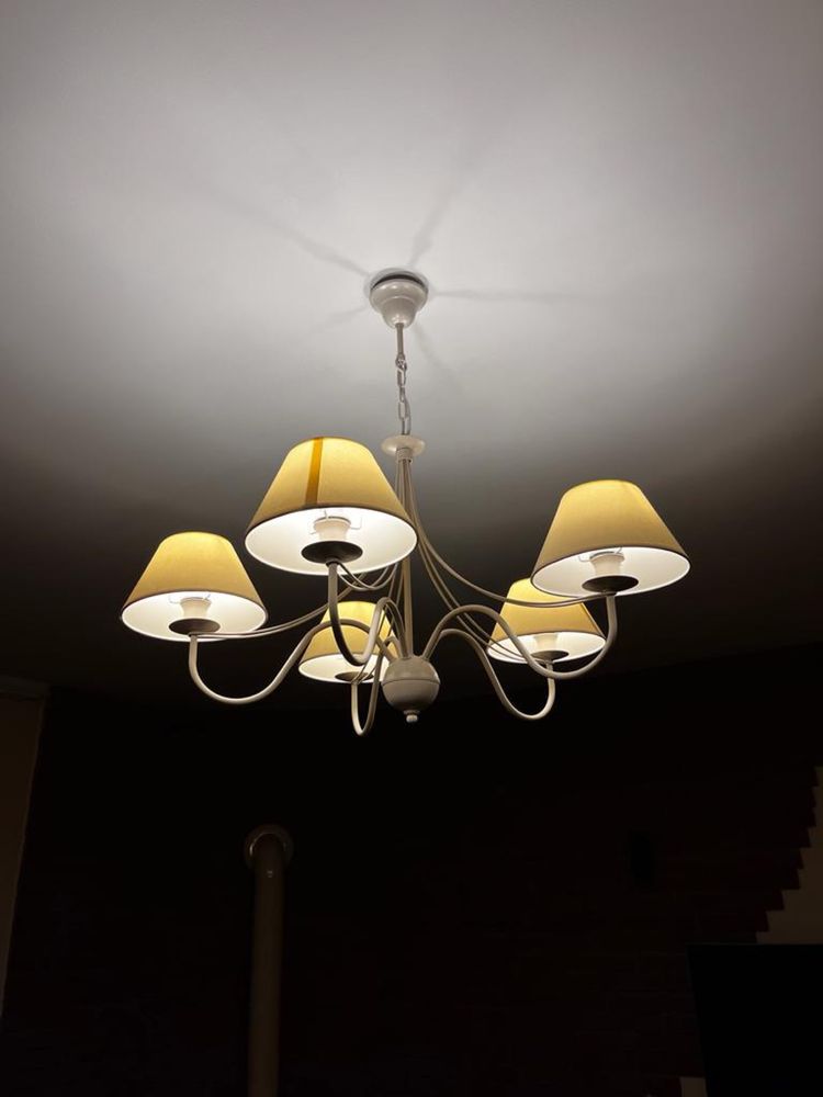 Żyrandole/ lampy