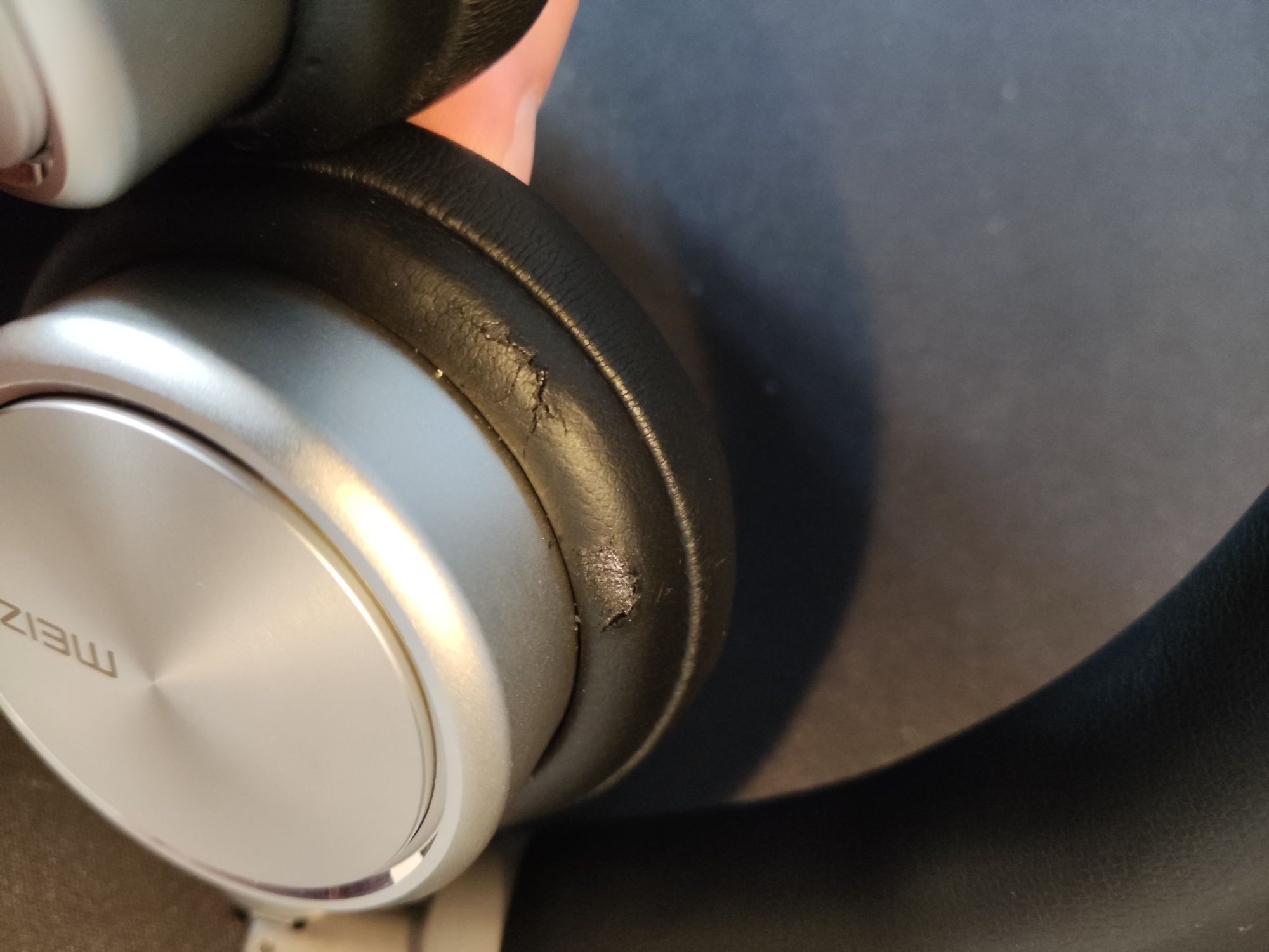 Headphones Meizu HD50