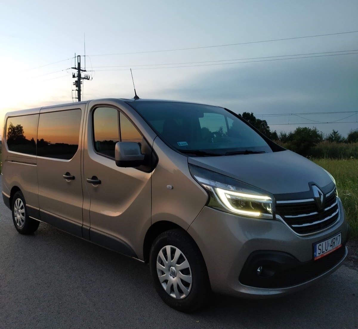 WYNAJEM BUS TRAFIC LONG - 9 osób - 99 zł - Bogate Wyposażenie