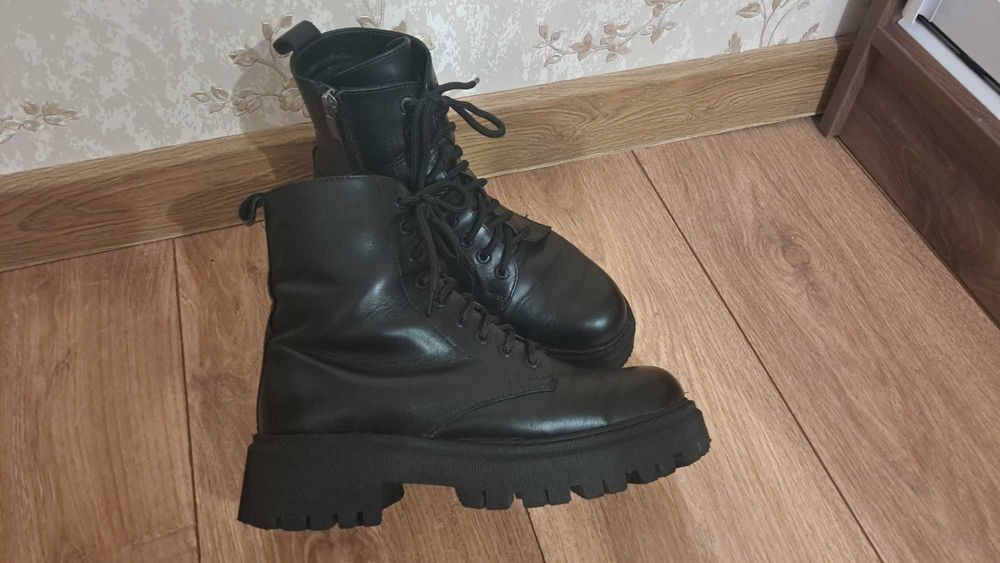 Зимове жіноче взуття