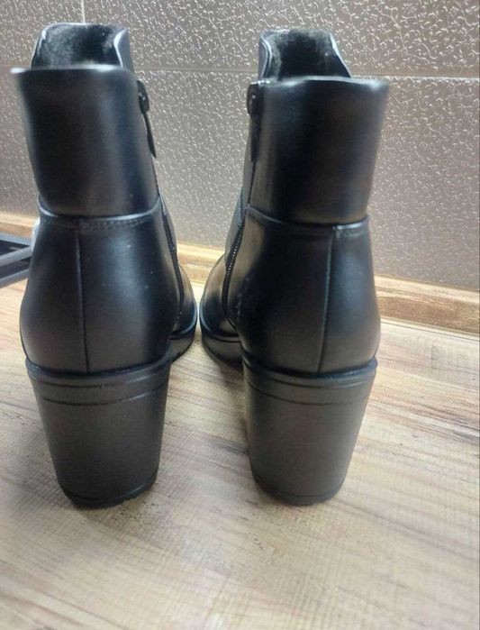 Продам черные ботинки Jenny Fairy
