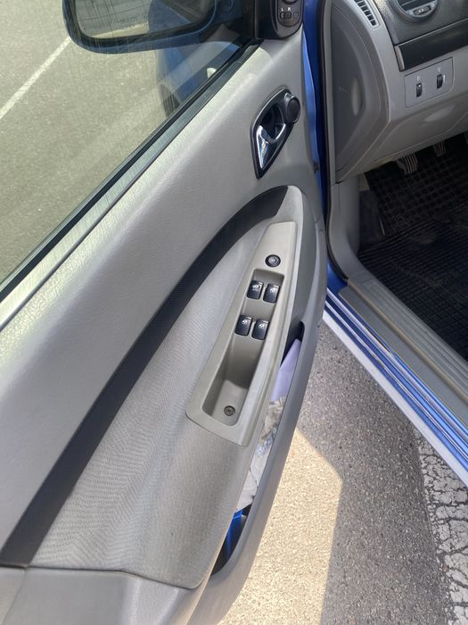 Авто легковое Шевролет Лачетти 1.6