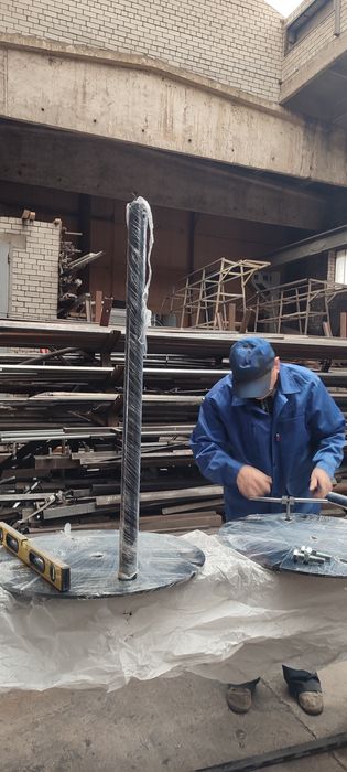 Моно тотем. Стойка для световых приборов.