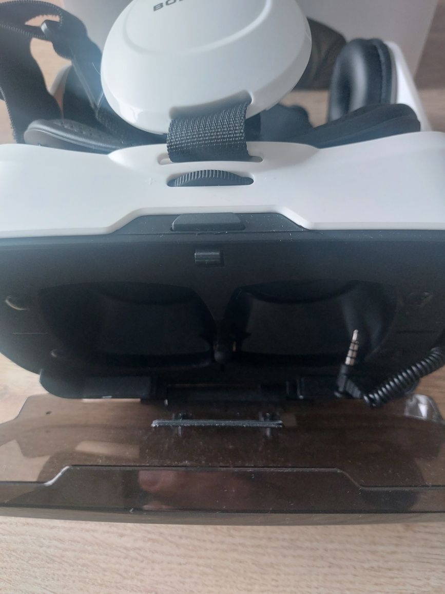 Gogle VR Bobo Vr Z4 dla telefonów z wbudowanymi słuchawkami