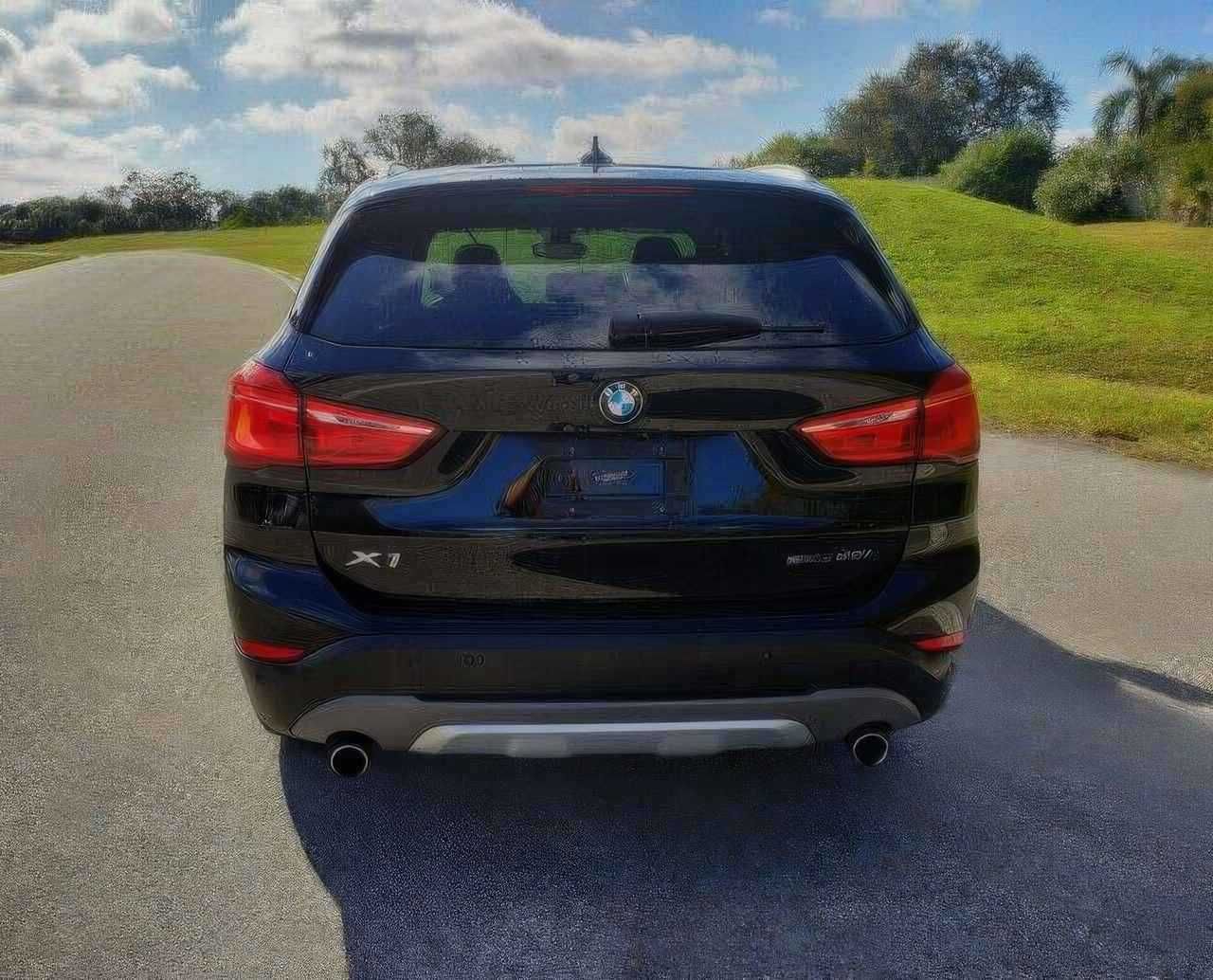 2018   BMW    X1