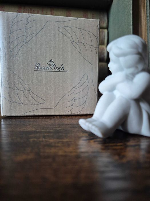 Anioł podparty mały figurka porcelanowa firmy Rosenthal nowa