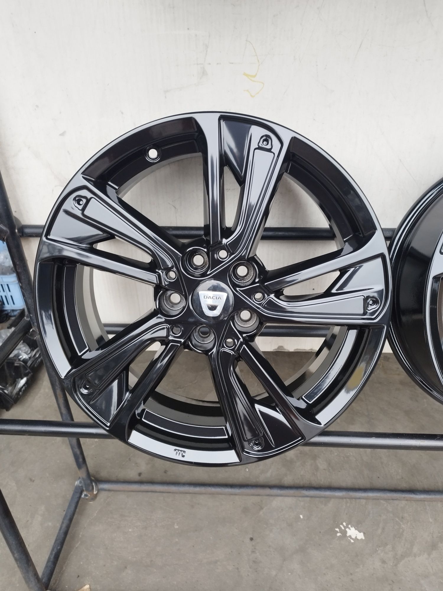 Felgi 18" 5x114.3 Et 47 7j Nissan Dacia Renault Suzuki Toyota Honda