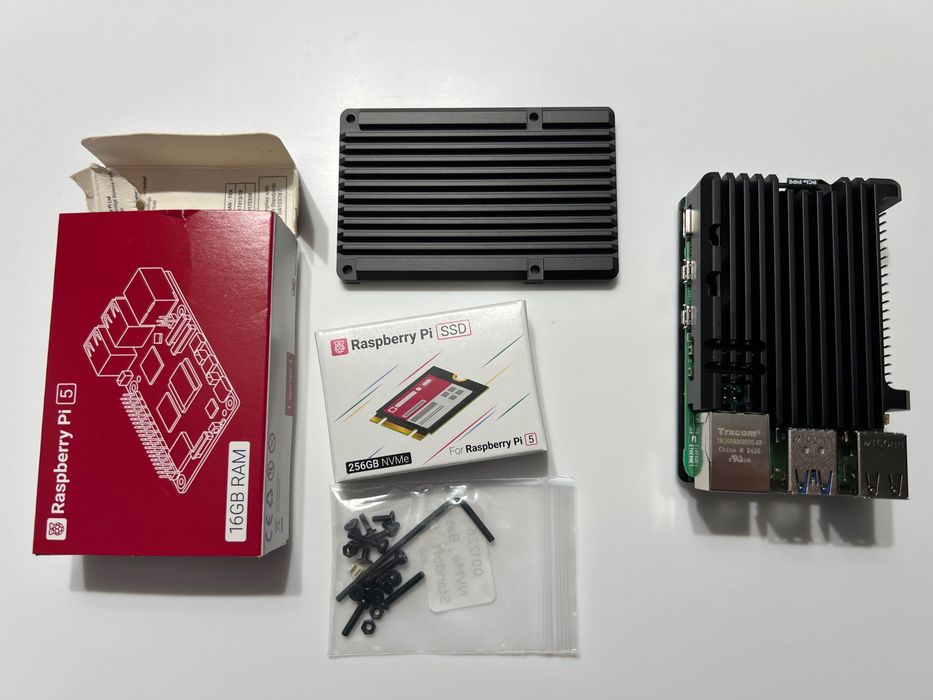 Raspberry PI 5, 16 GB RAM, dysk SSD NVMe - 256GB, zestaw