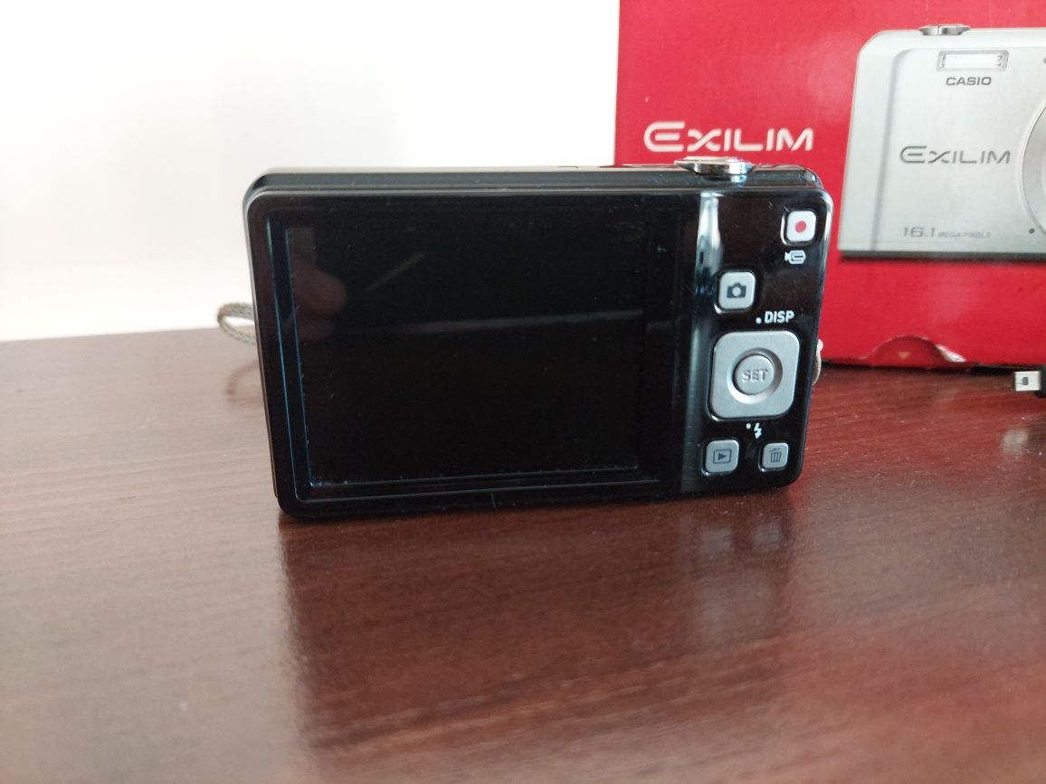 Фотокамера Casio Exilim EX-ZS6 16.1