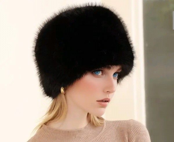 Продам Жіночі Осінньо-Зимові Шапки