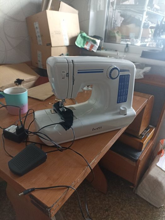 Швейная машина botti