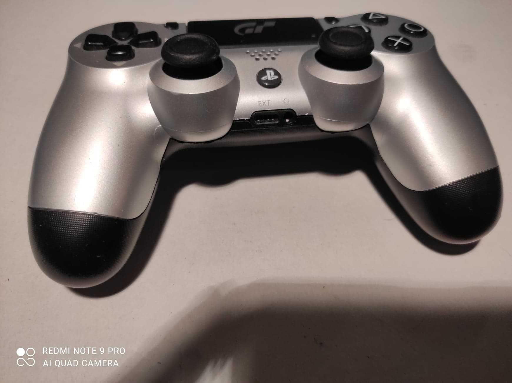 Kolekcja Padów do konsoli PS4, Pad PlayStation 4 Stan idealny NAPRAVVA