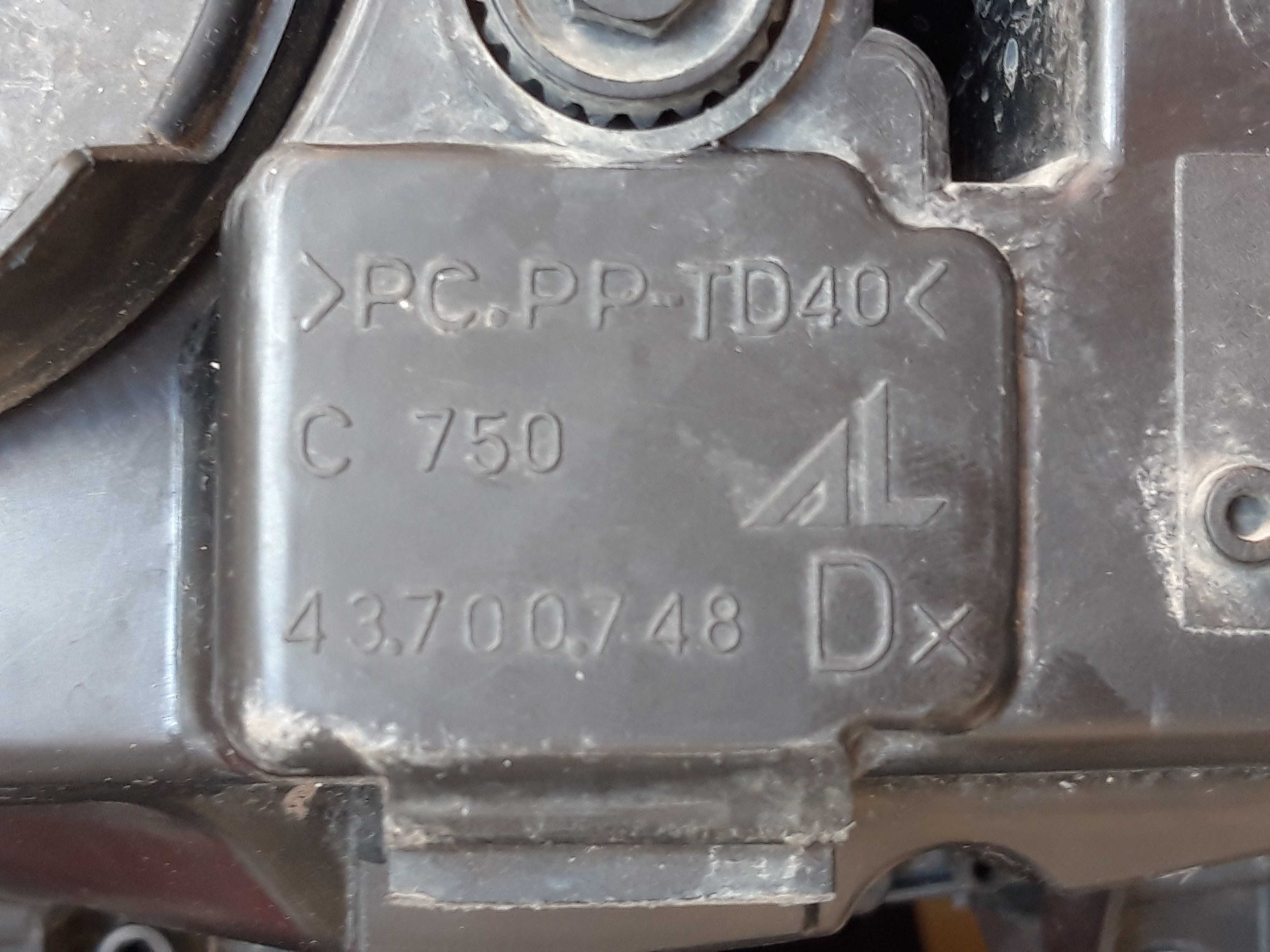 Lampa przednia prawa - FIAT Bravo II, Croma