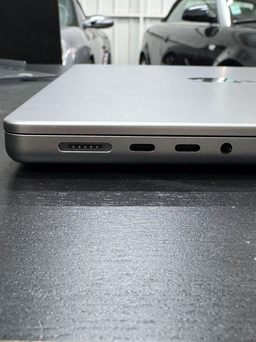 MacBook Pro 14" M1 Pro (16-Core GPU) – 16GB / 1TB