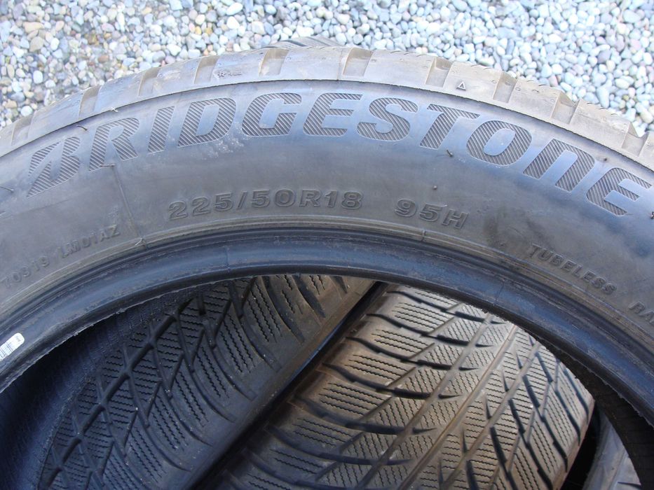 Opony zimowe 225 / 50 R 18 Bridgestone Blizzak Runflat