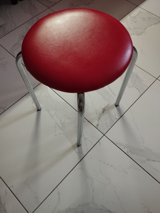 Продам табуретки