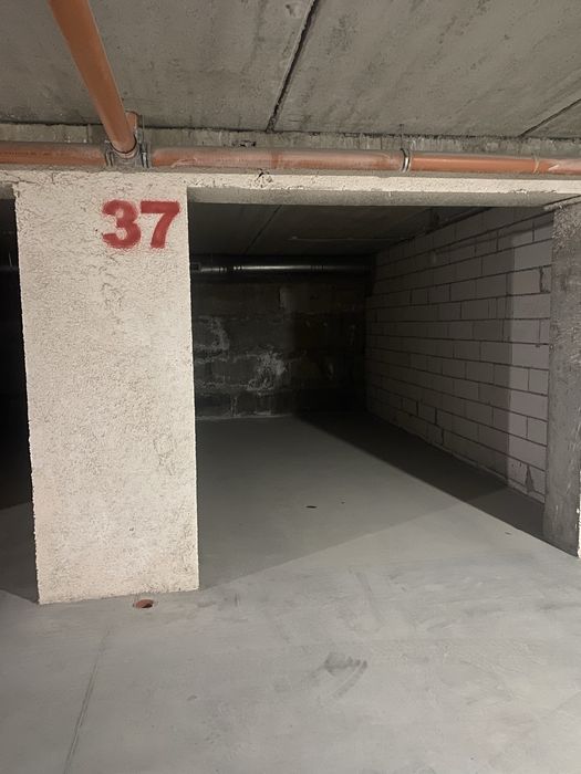 Зручний гараж у центрі міста вул. Тобілевича, 4