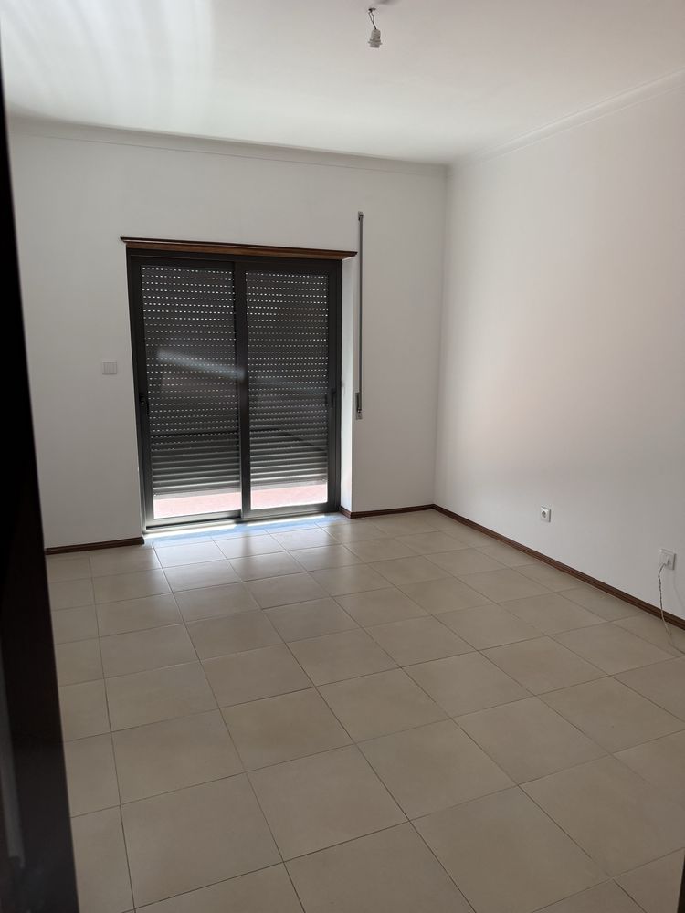 Arrendamento de T3 - Vila de Prado