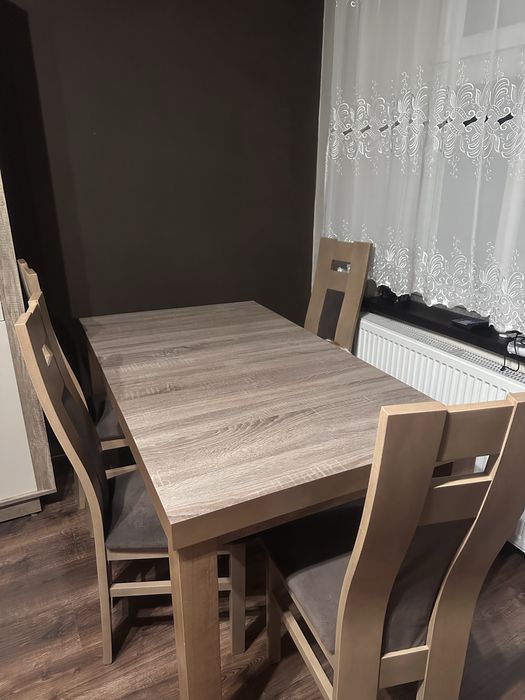 Stół rozkładany + 6 krzeseł