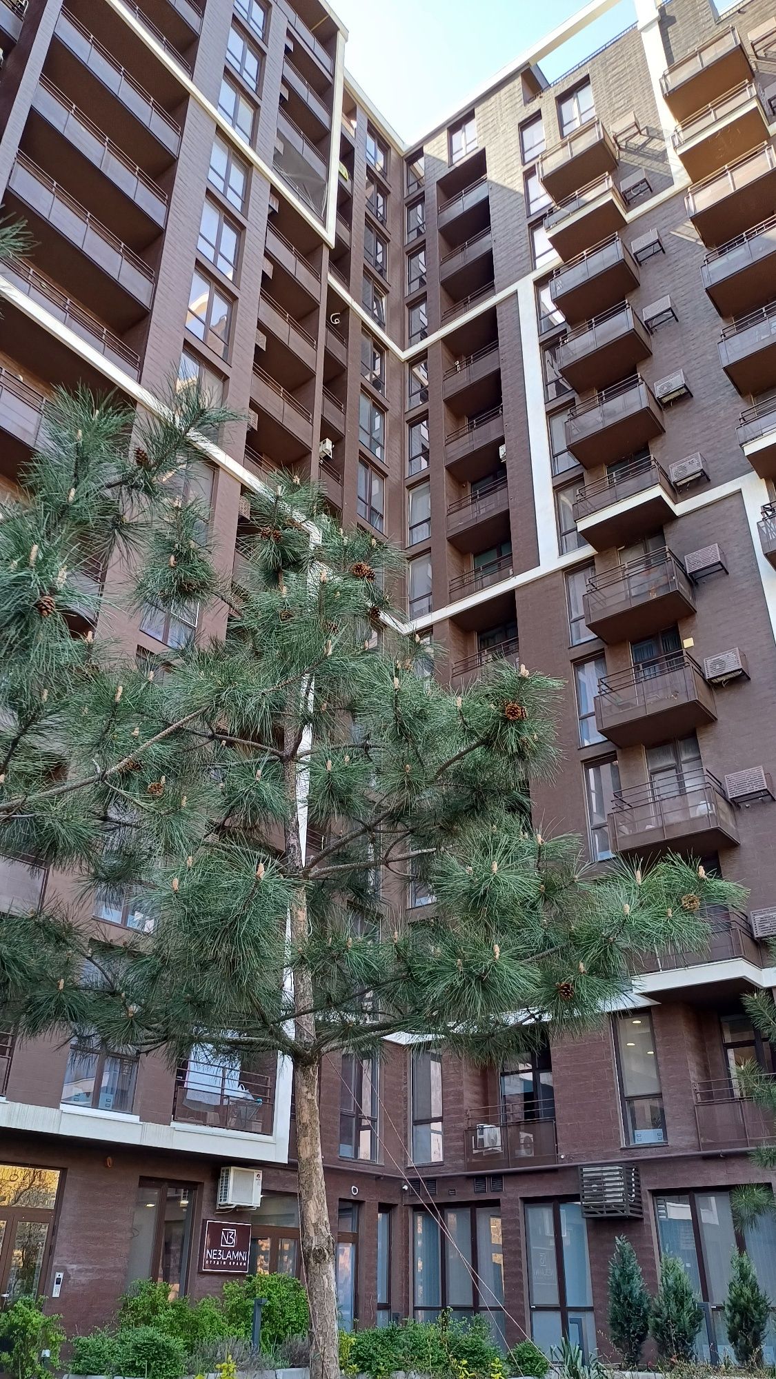 Продам на  ГЕРАНЕВОЙ вид на Ипподром