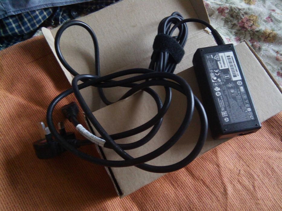 блок зарядки HP- Dell 65W\ 7.4 x 5.0mm\19.5v отл. сост.
