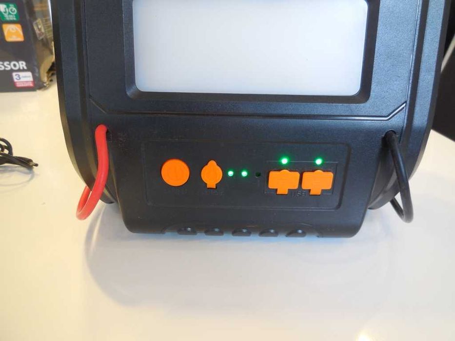Urządzenie rozruchowe Zasilacz mobilny 4 w 1 AUTO XS kompresor USB