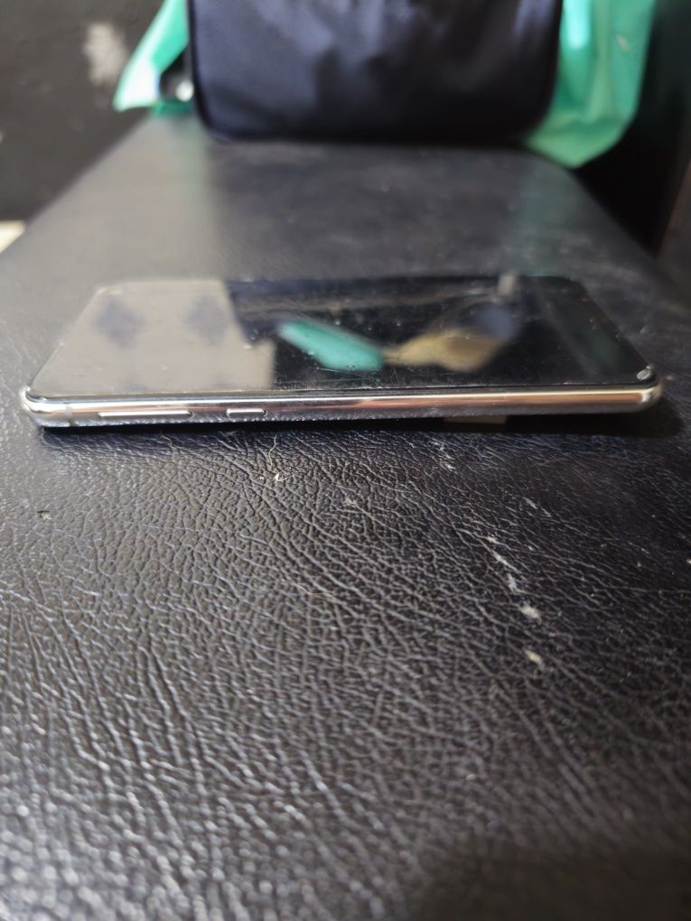 Display original samsung galaxy s10e
