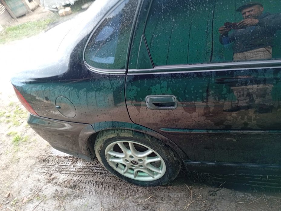 Продам вектра б,дизель