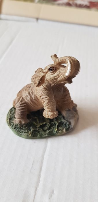 Figurka słoń z tworzywa