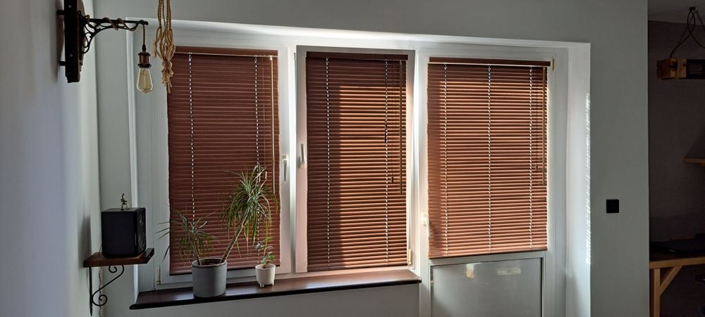 Żaluzje drewniane 25mm Suncolor na całe mieszkanie