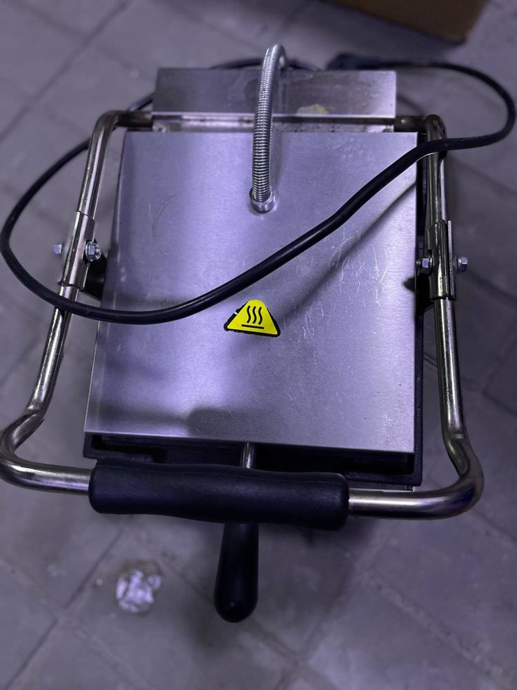 Гриль Електричний Uret 2000w