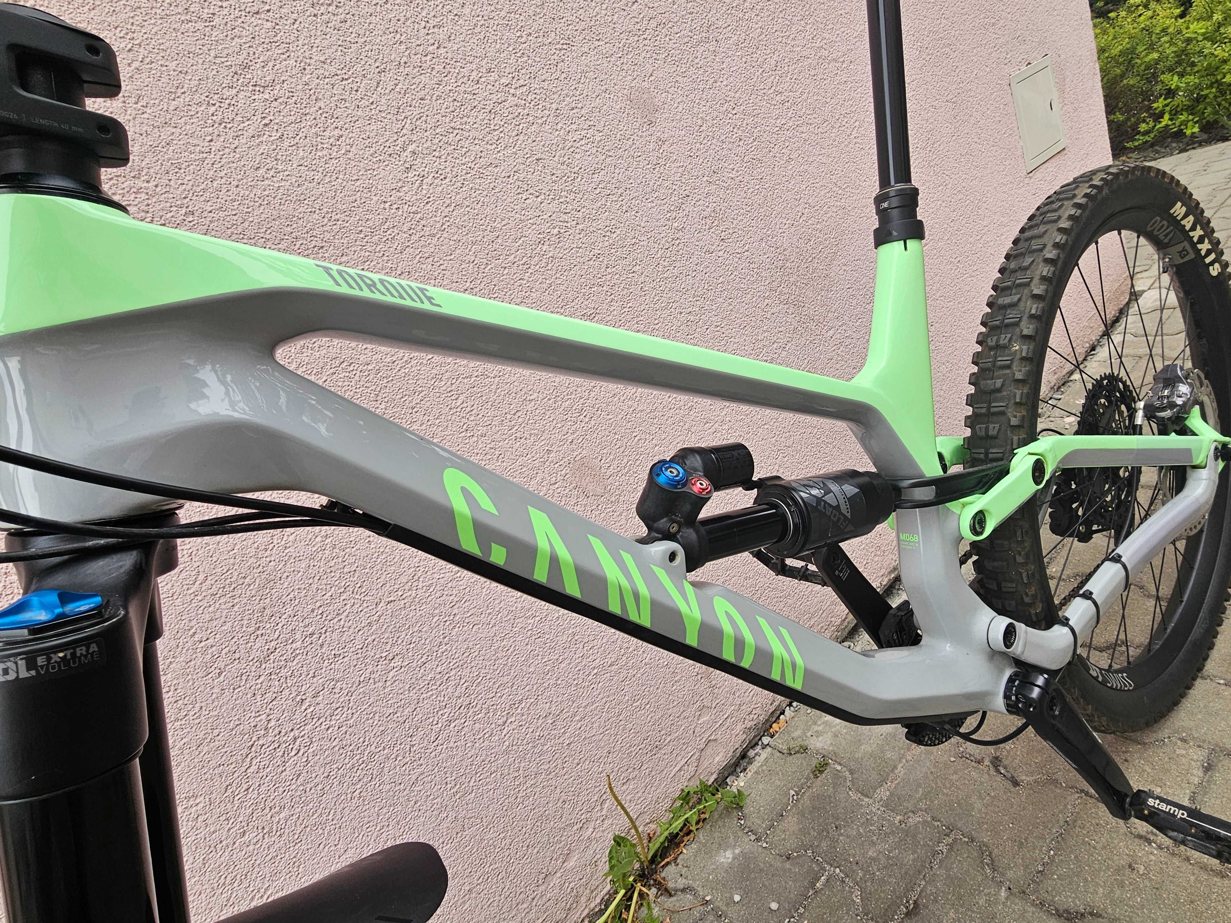 Rower Canyon Torque CF 8 27.5  M  2021 carbon FOX  DT stan idealny